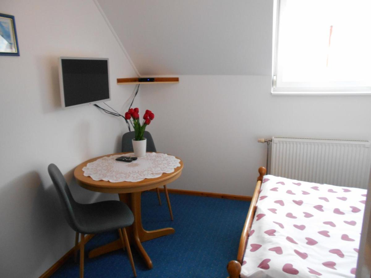 Bed and Breakfast Arpad Panzio Győr Exterior foto